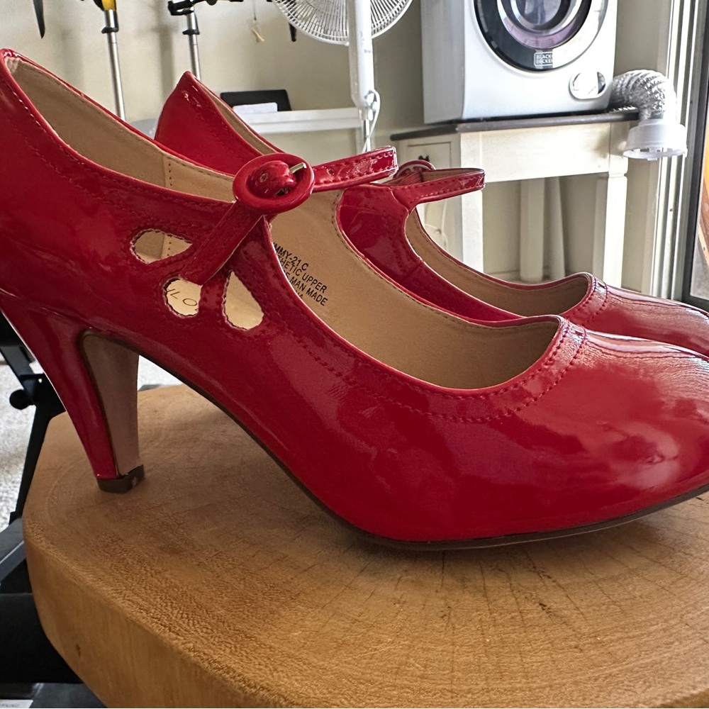 Chase + Chloe Red Kimmy-21C Round Toe Mary Jane Heels
